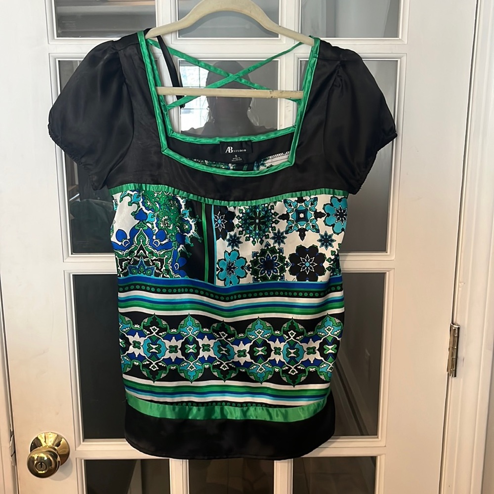 🖤💚 CROSS UP BACK TOP 🖤💚
